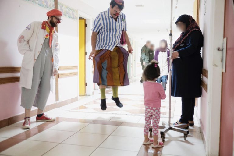 Il primo clown dottore della storia, Michael Christensen e il pioniere italiano Rodrigo Morganti saranno a Ragusa per “L’umano prima di tutto”, l’evento formativo in programma dal 5 all’8 ottobre prossimi